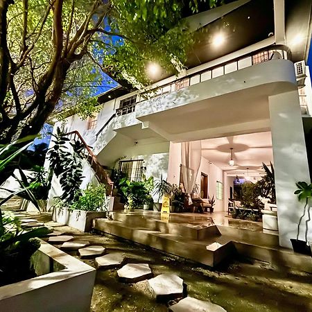 Stylish Apartments Near Best Western Hotel Belize City Exterior photo
