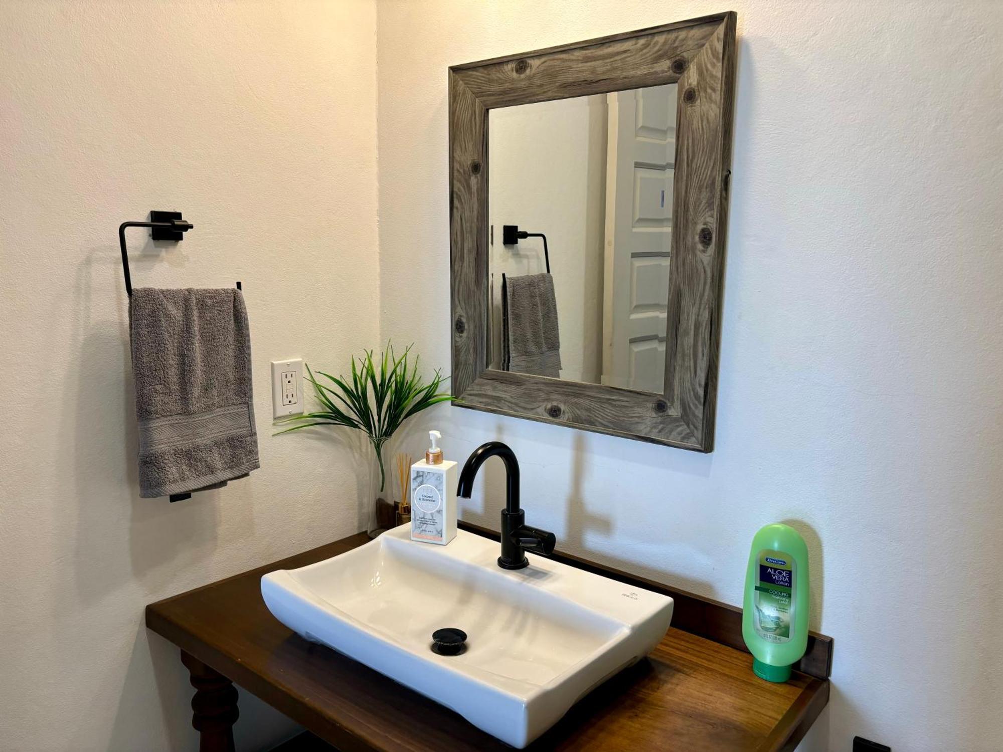 Stylish Apartments Near Best Western Hotel Belize City Exterior photo