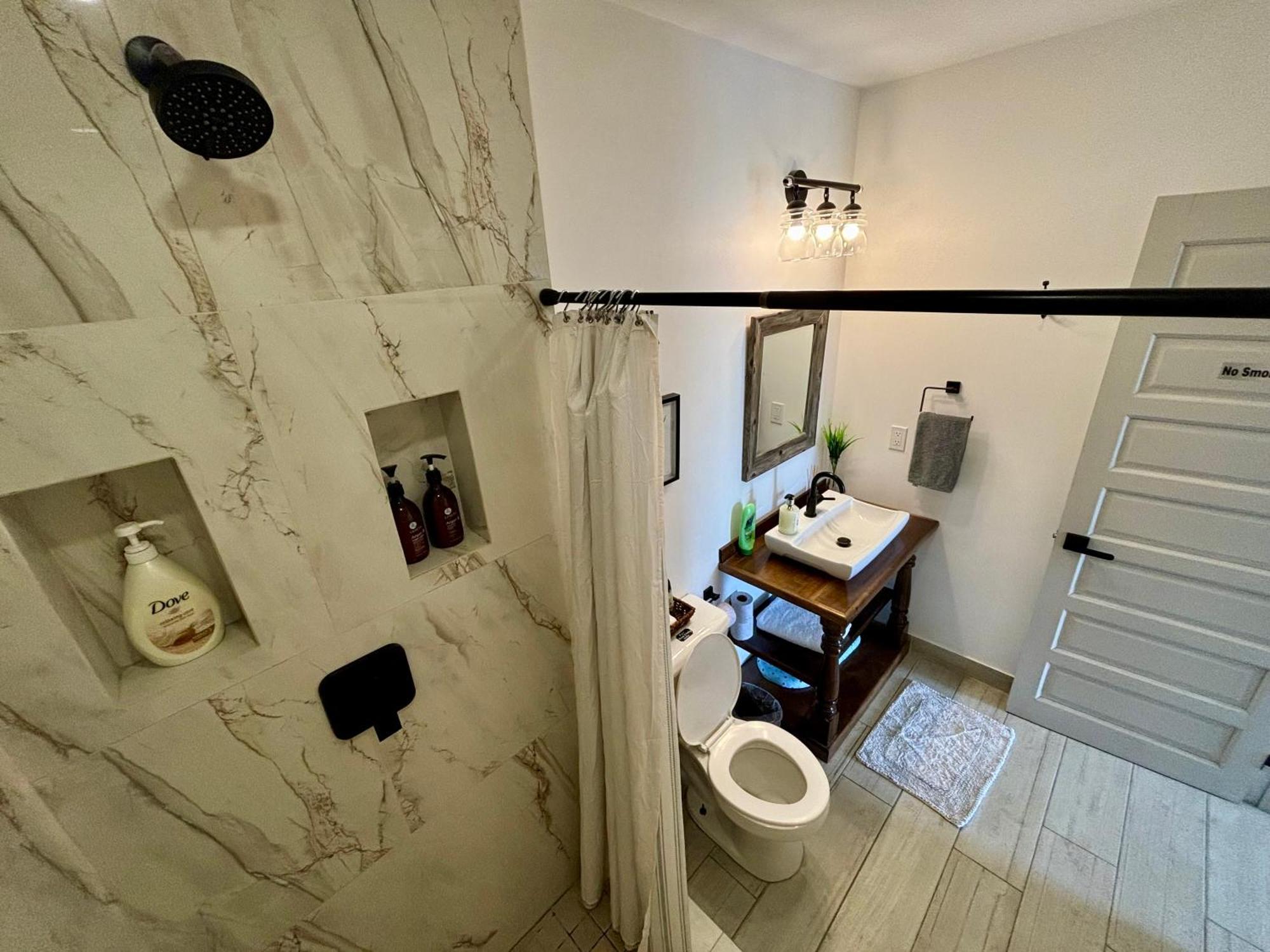 Stylish Apartments Near Best Western Hotel Belize City Exterior photo