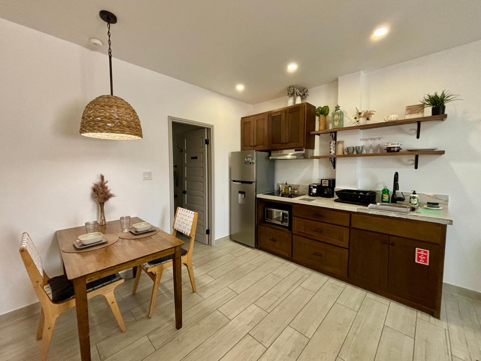 Stylish Apartments Near Best Western Hotel Belize City Exterior photo
