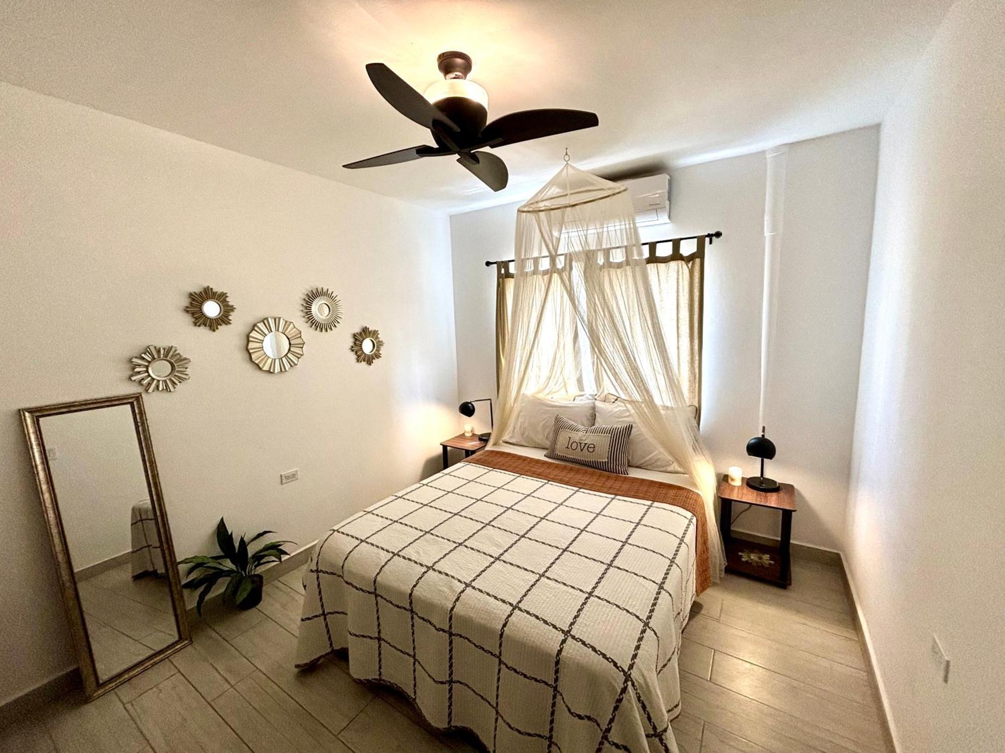 Stylish Apartments Near Best Western Hotel Belize City Exterior photo