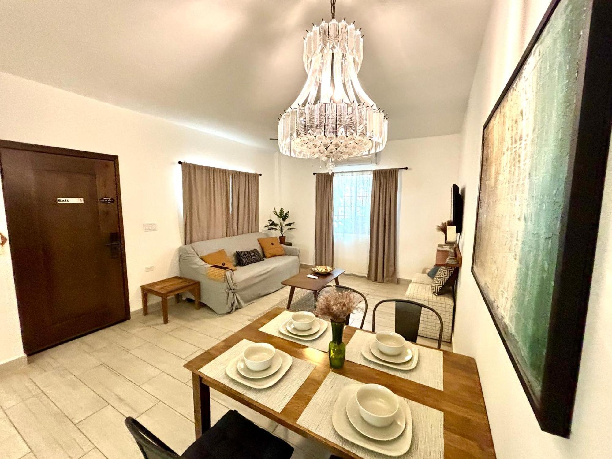 Stylish Apartments Near Best Western Hotel Belize City Exterior photo