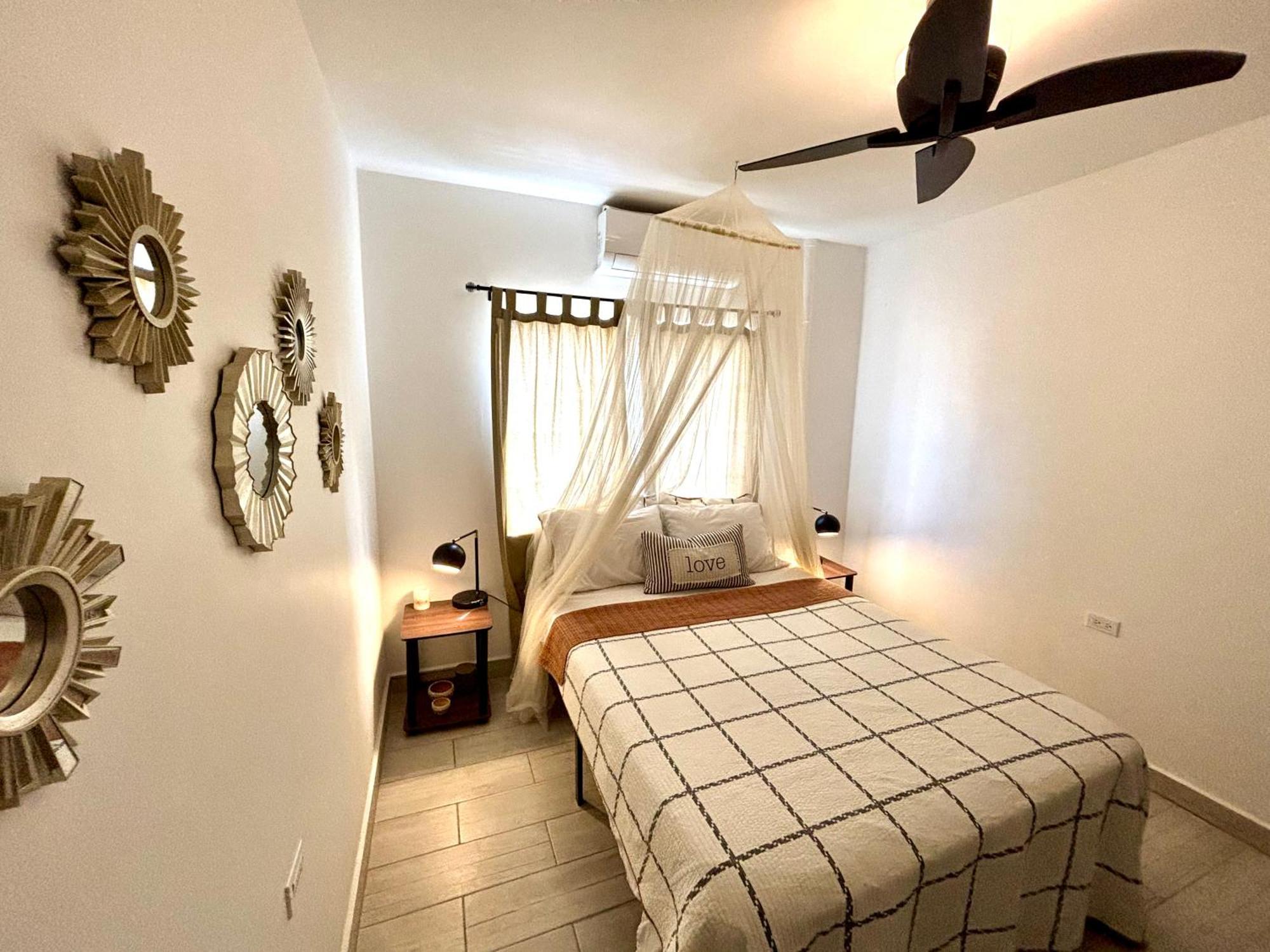 Stylish Apartments Near Best Western Hotel Belize City Exterior photo