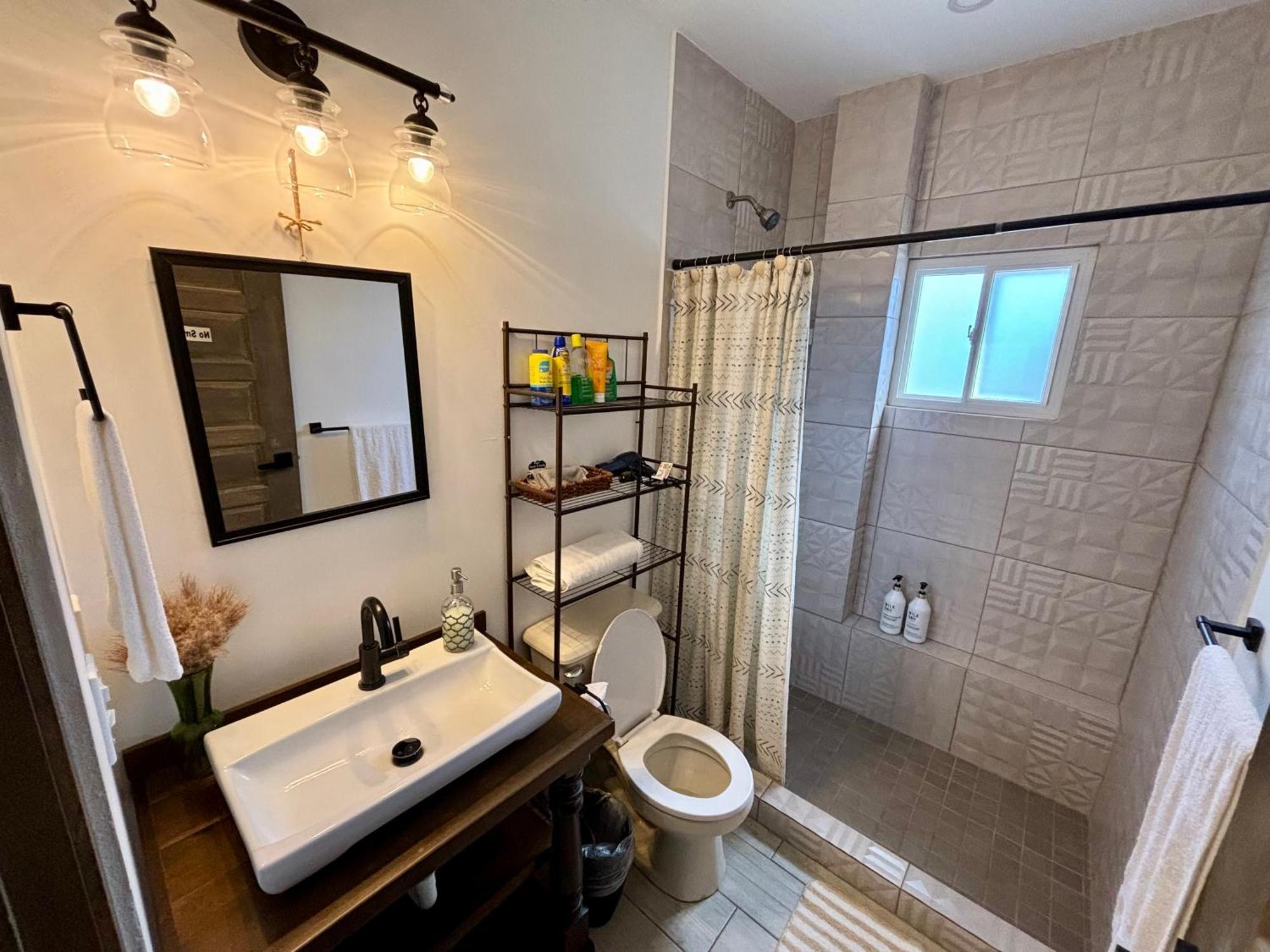 Stylish Apartments Near Best Western Hotel Belize City Exterior photo